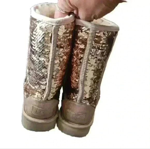 Ugg Womens Rose GoldClassic Boots Classic Short Sequin Boot 8 - Picture 5 of 16